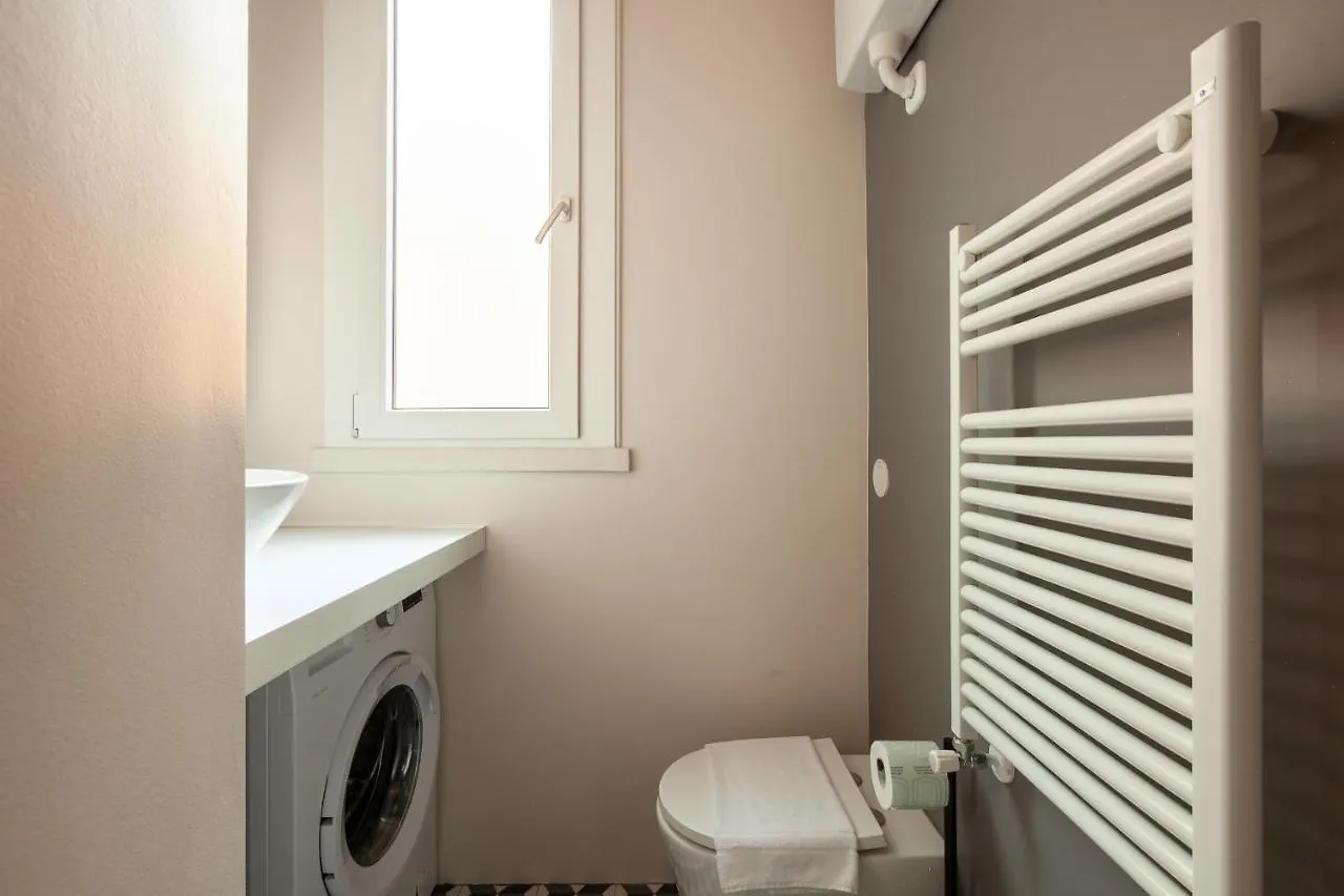 Renovated Apartment In Milan City Center - Commenda 21 Italia