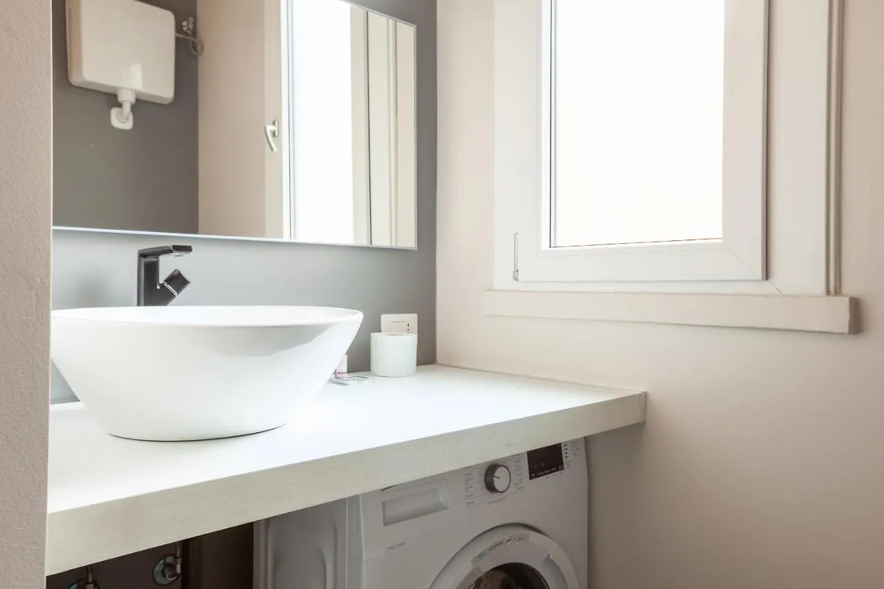 Renovated Apartment In Milan City Center - Commenda 21