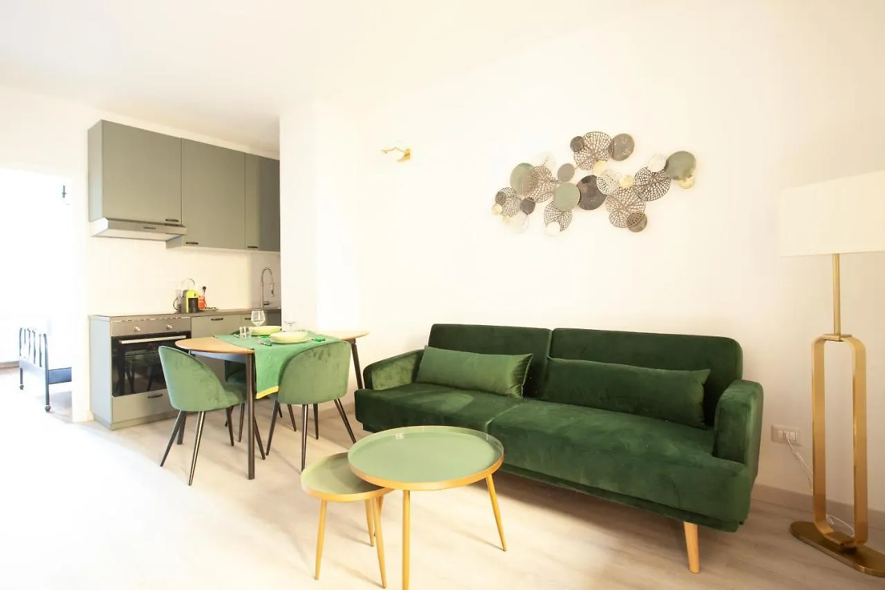 Renovated Apartment In Milan City Center - Commenda 21 0*,  İtalya