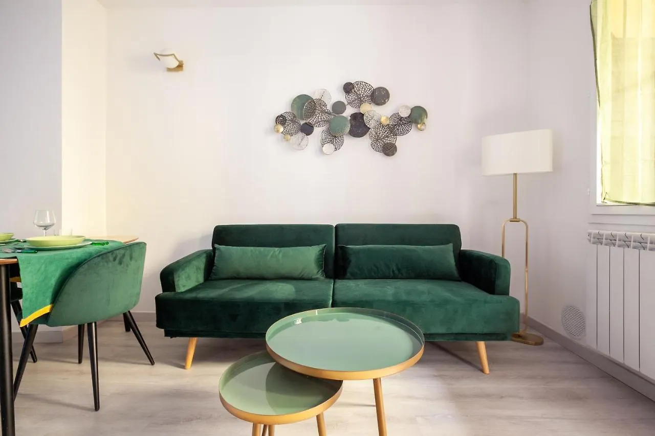Renovated Apartment In Milan City Center - Commenda 21 İtalya